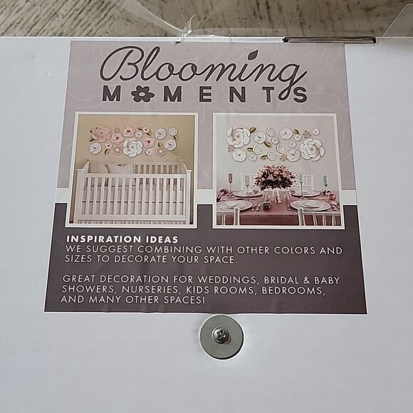 Nursery blue wall hanging decrotive flower with 2 gold leaves dusty blue NWT - Picture 5 of 6